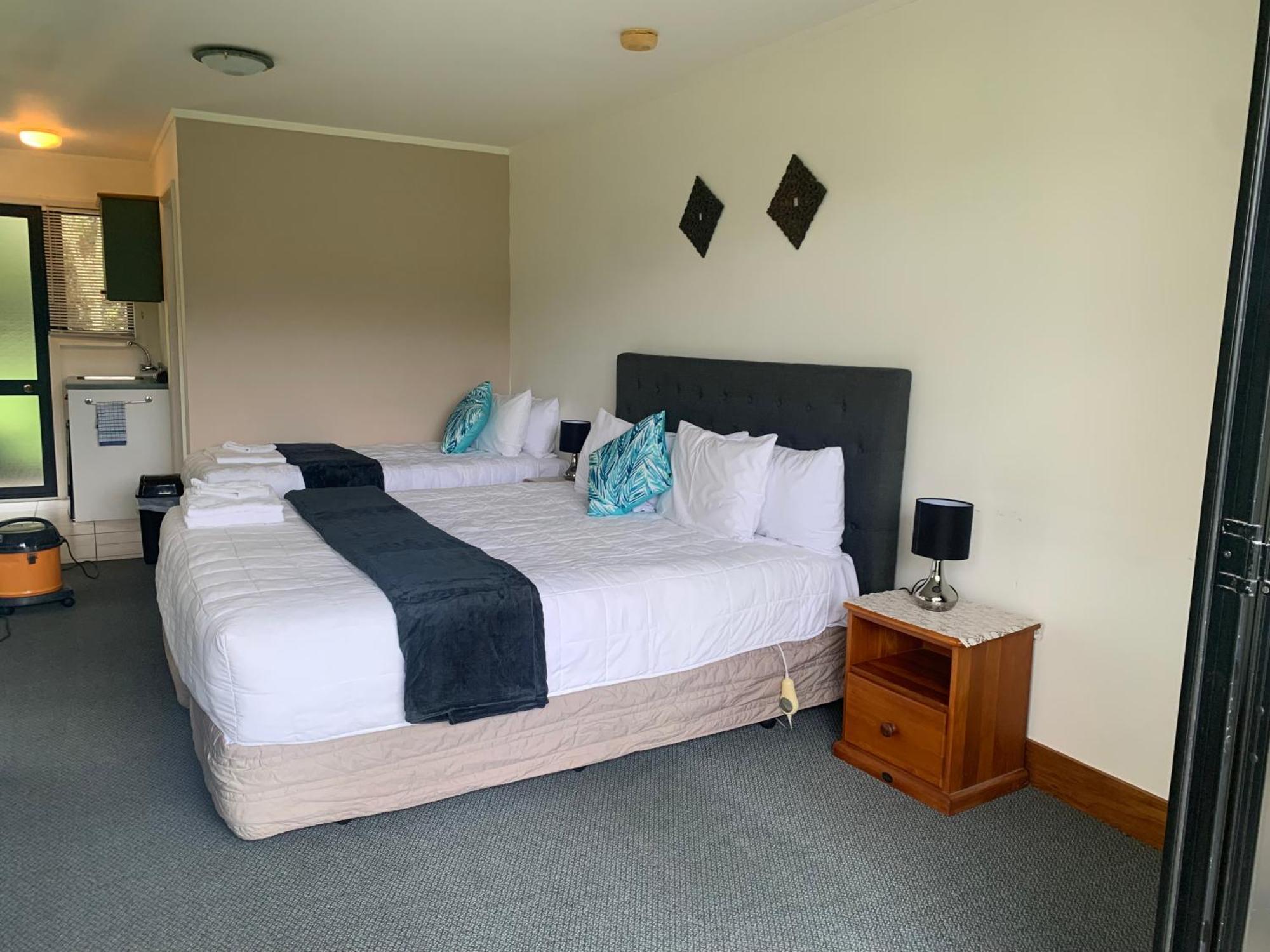 Salty Dog Inn Snells Beach Екстер'єр фото