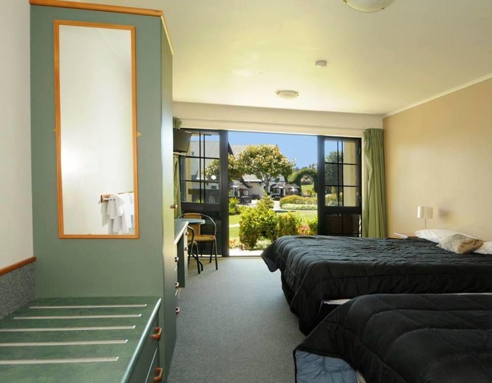 Salty Dog Inn Snells Beach Екстер'єр фото