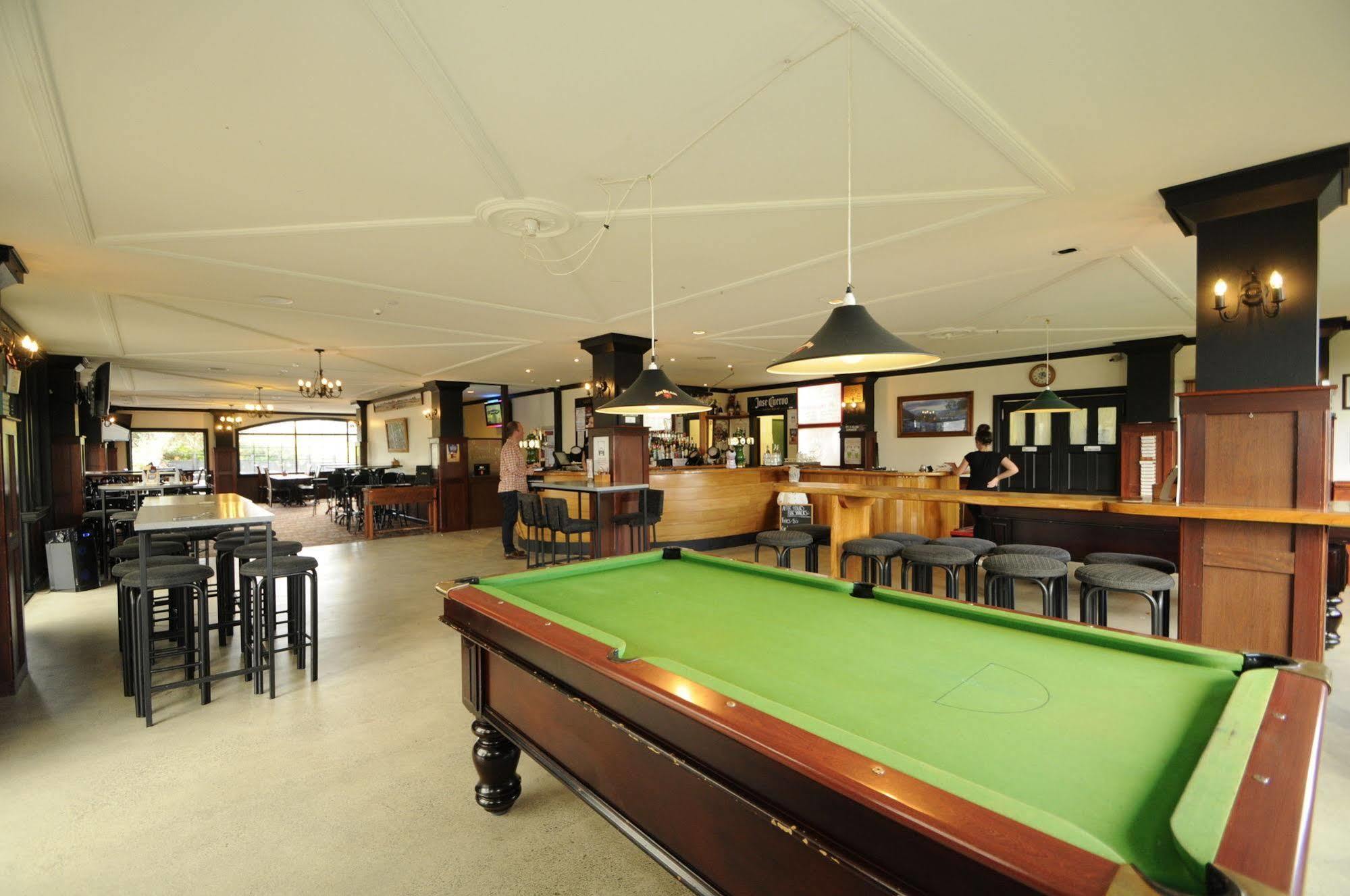 Salty Dog Inn Snells Beach Екстер'єр фото