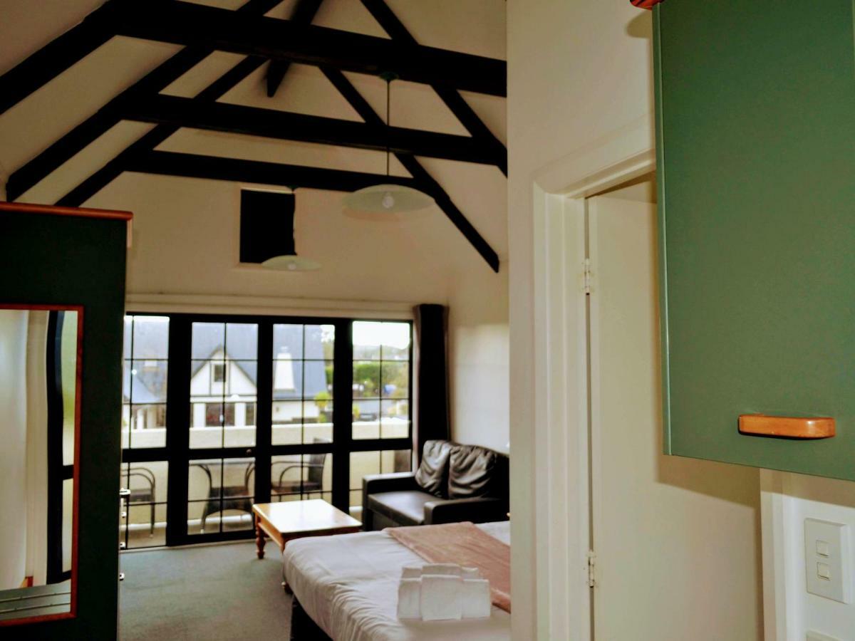 Salty Dog Inn Snells Beach Екстер'єр фото
