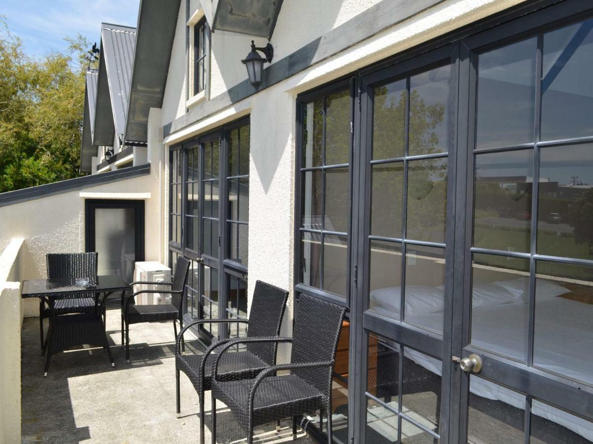 Salty Dog Inn Snells Beach Екстер'єр фото