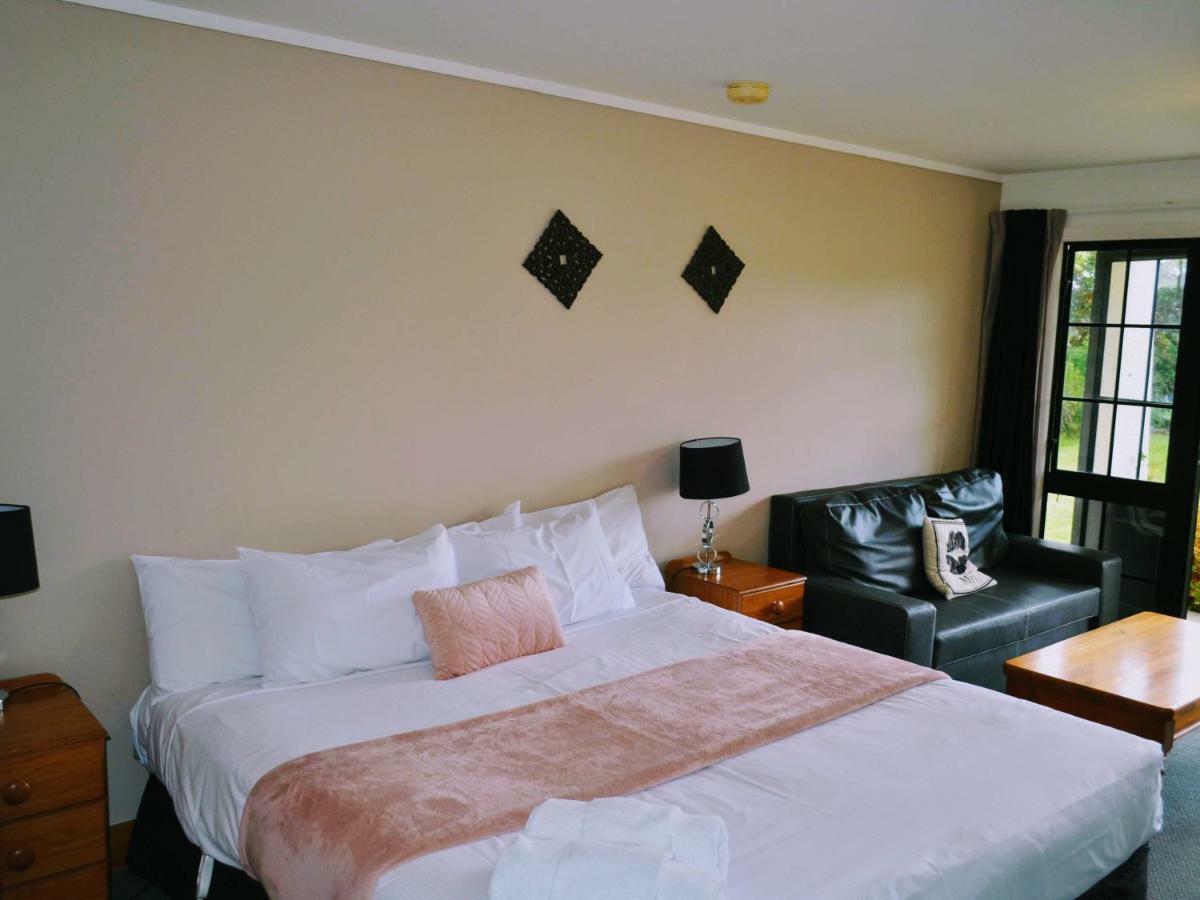 Salty Dog Inn Snells Beach Екстер'єр фото