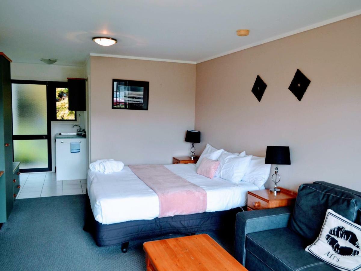 Salty Dog Inn Snells Beach Екстер'єр фото