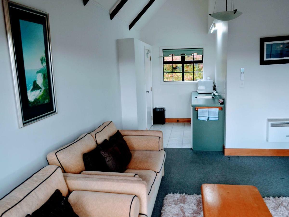 Salty Dog Inn Snells Beach Екстер'єр фото