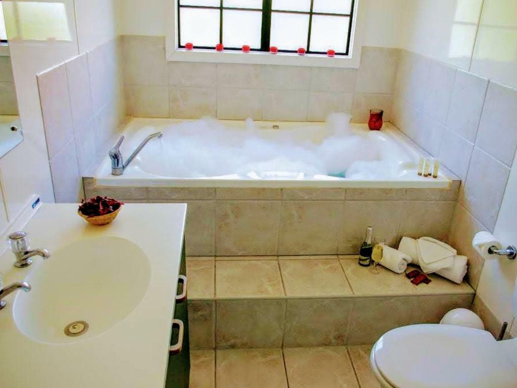 Salty Dog Inn Snells Beach Екстер'єр фото